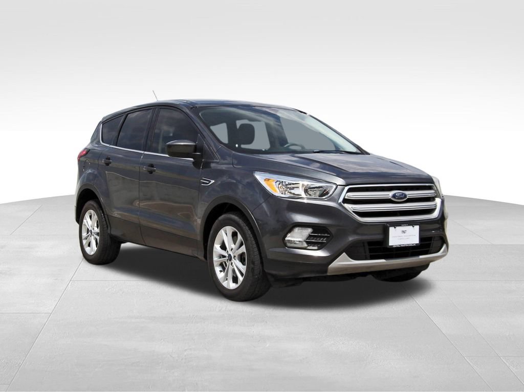 Used 2019 Ford Escape SE FWD image 1