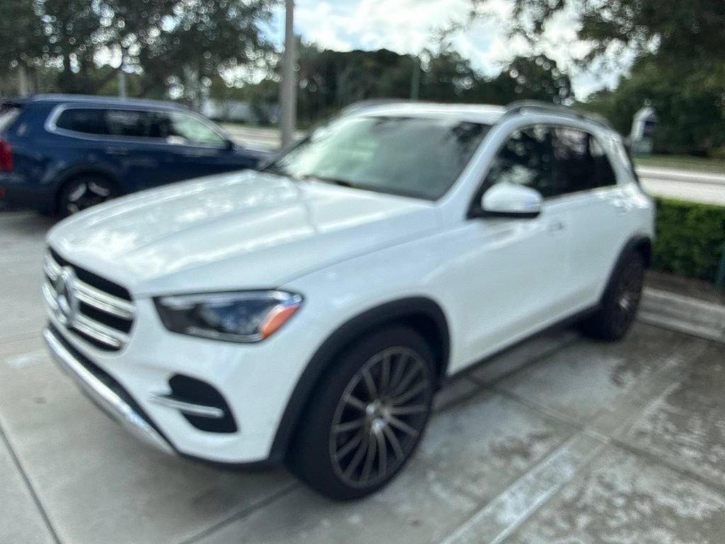 Used 2024 Mercedes-Benz GLE 450e 4MATIC image 3