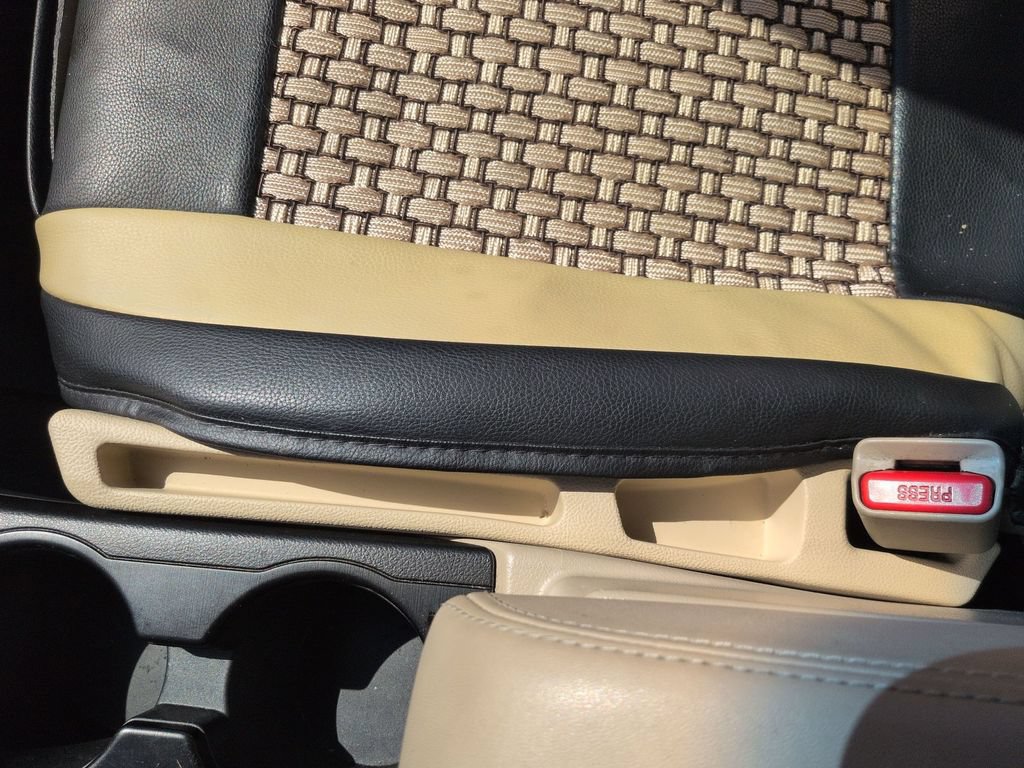Used 2016 Subaru Outback 2.5i Premium AWD/4WD image 31