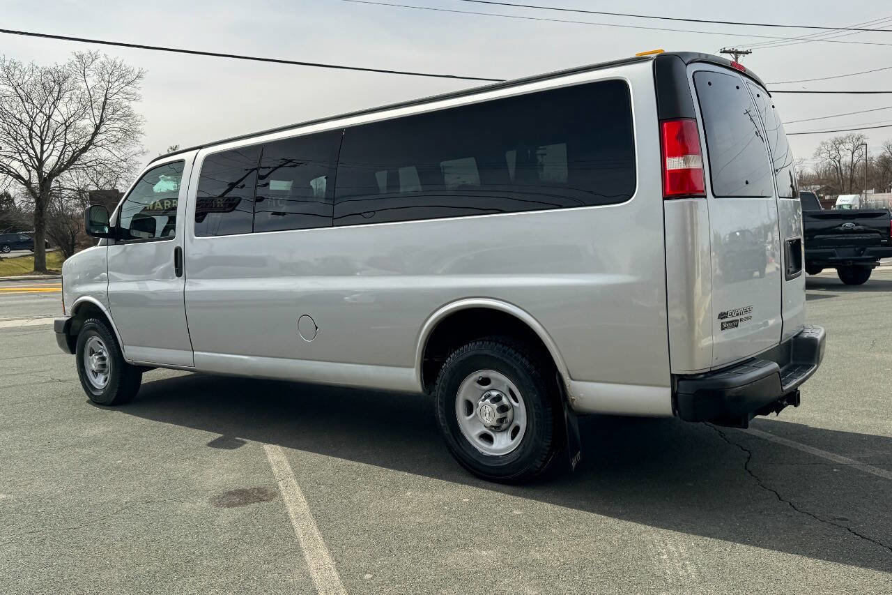 Used 2016 Chevrolet Express 3500 LS image 6