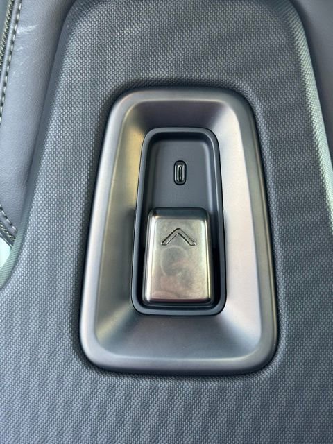 Used 2022 Rivian R1T Launch Edition image 24