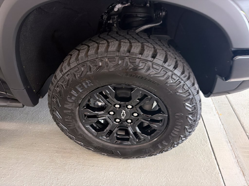New 2026 Chevrolet Silverado 1500 ZR2 AWD/4WD image 4