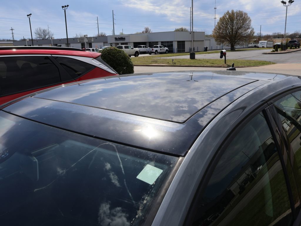 Used 2015 Volkswagen Golf SEL image 14