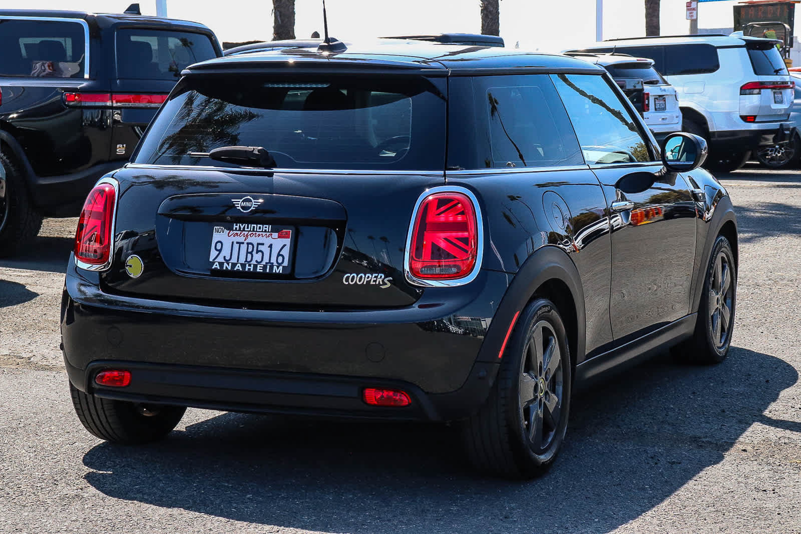 Used 2024 MINI Cooper SE FWD image 7