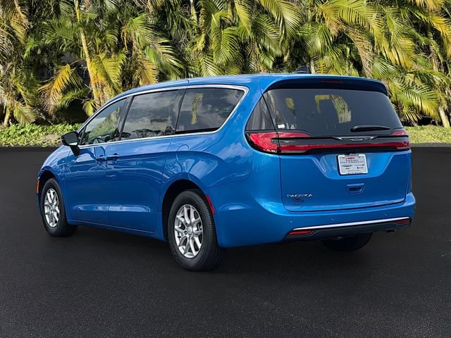 New 2027 Chrysler Pacifica Select FWD image 7