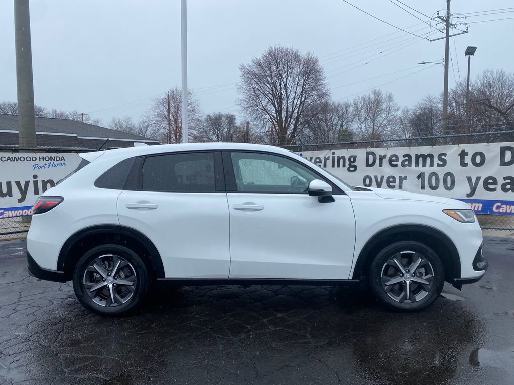 Used 2024 Honda HR-V EX-L image 2