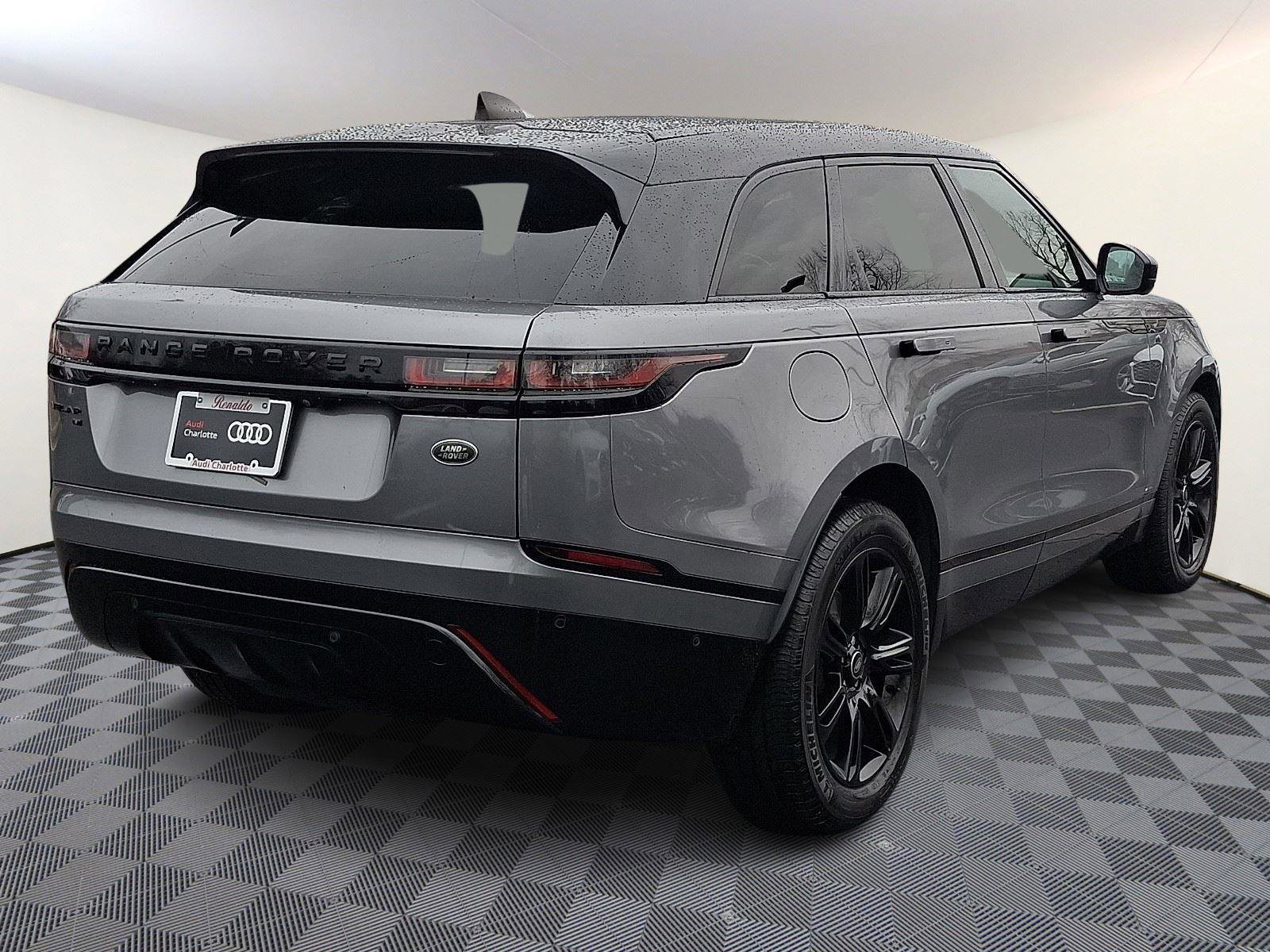 Used 2021 Land Rover Range Rover Velar R-Dynamic S image 6