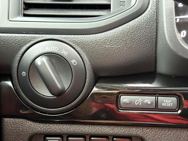 Certified 2024 Nissan Titan SV w/ SV Convenience Package RWD image 15