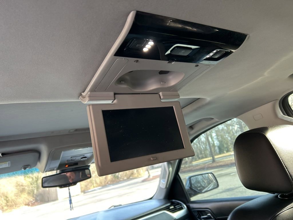 Used 2016 Chevrolet Suburban LTZ image 13