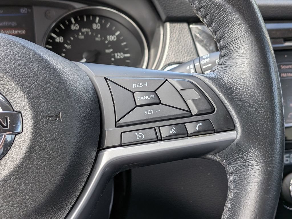 Used 2018 Nissan Rogue SV AWD/4WD image 15