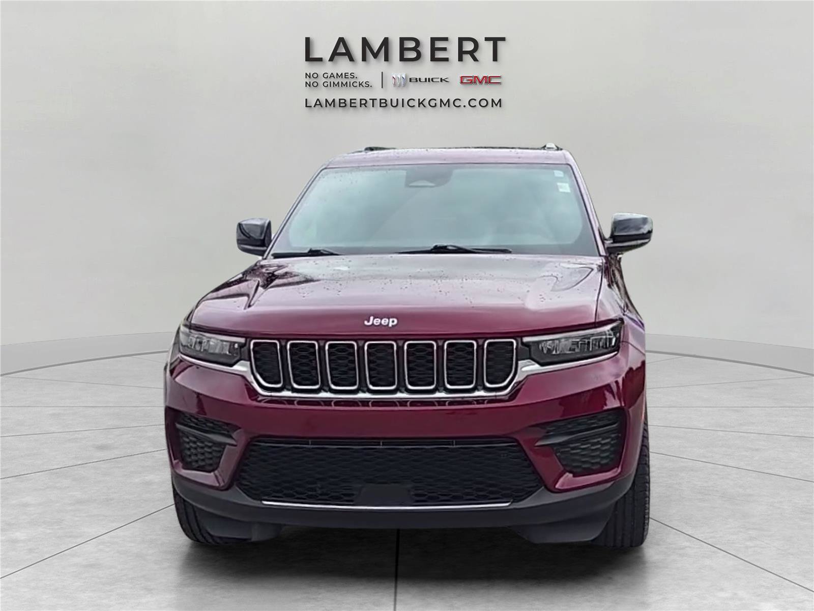 Used 2025 Jeep Grand Cherokee Laredo w/ Trailer Tow Package AWD/4WD image 8