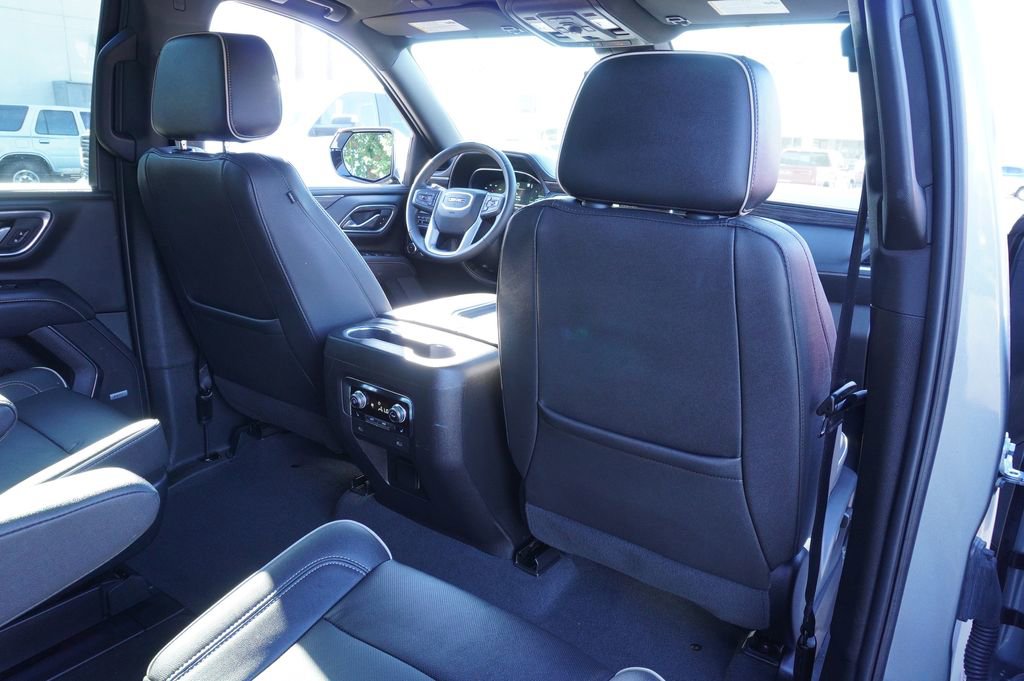 Certified 2023 GMC Yukon SLT w/ SLT Luxury Package image 11