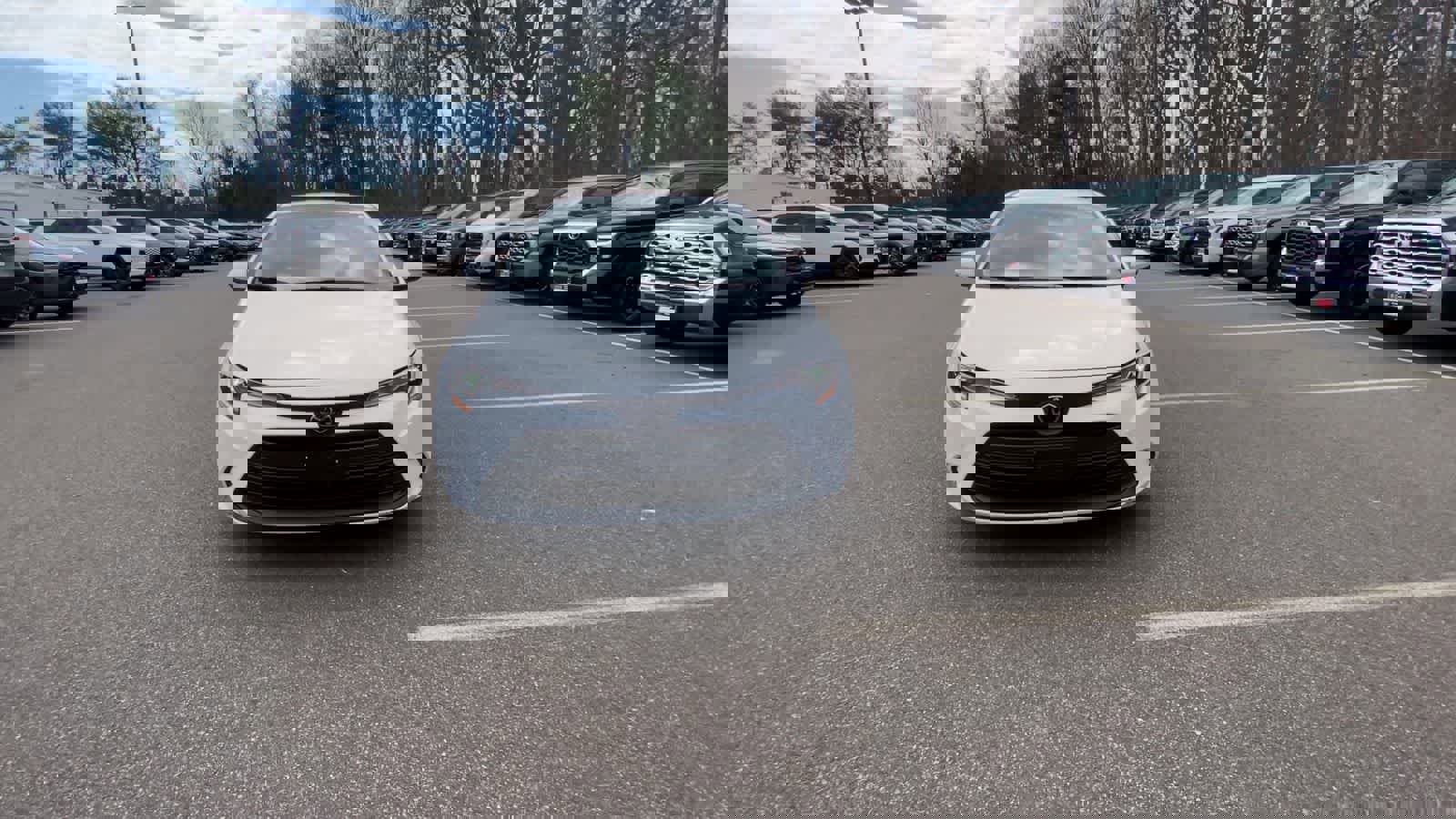 Used 2025 Toyota Corolla LE image 3