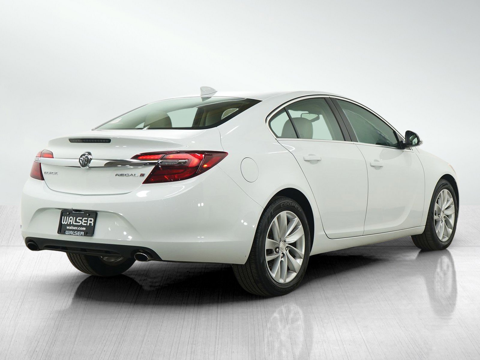Used 2016 Buick Regal image 5