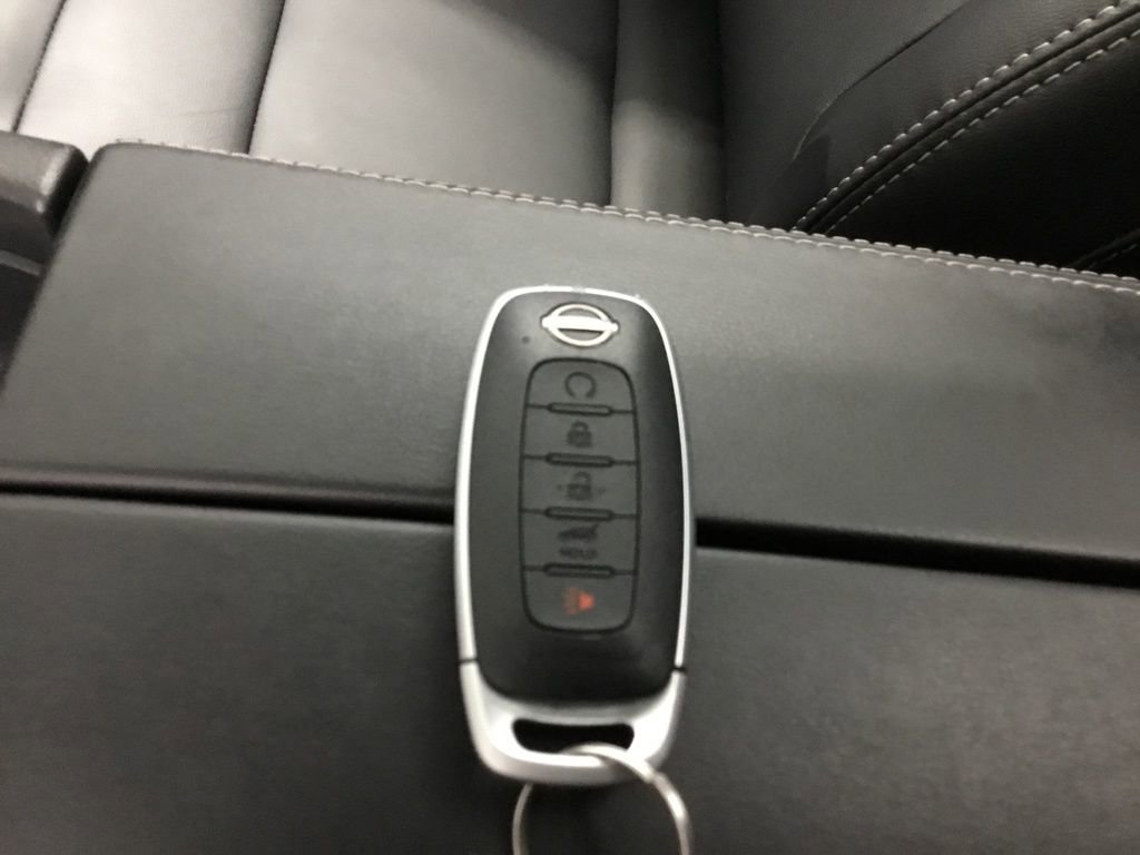 Used 2024 Nissan Rogue SL w/ SL Premium Package image 10