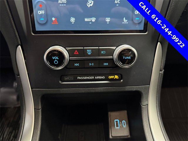 Used 2022 Ford Edge SEL w/ Convenience Package image 7