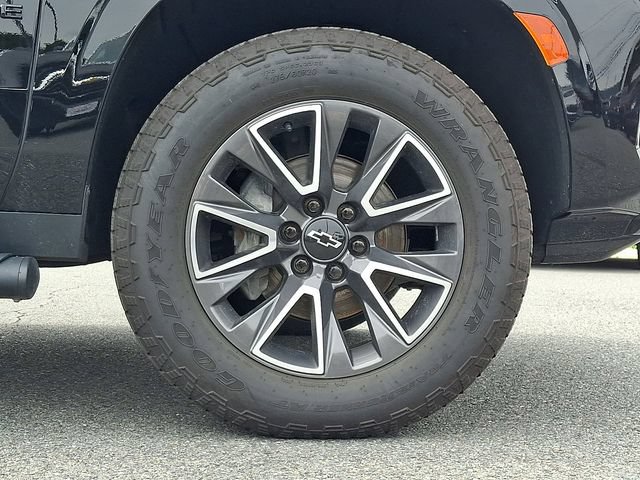 Certified 2022 Chevrolet Tahoe Z71 w/ Luxury Package AWD/4WD image 8