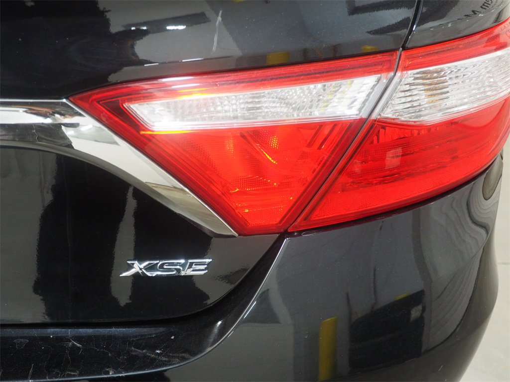 Used 2016 Toyota Camry XLE image 23