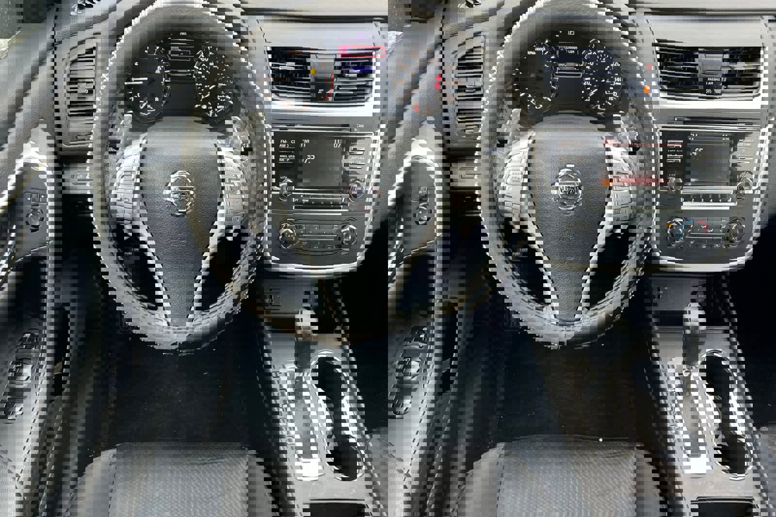 Used 2017 Nissan Altima 2.5 SR w/ Midnight Edition Package image 14