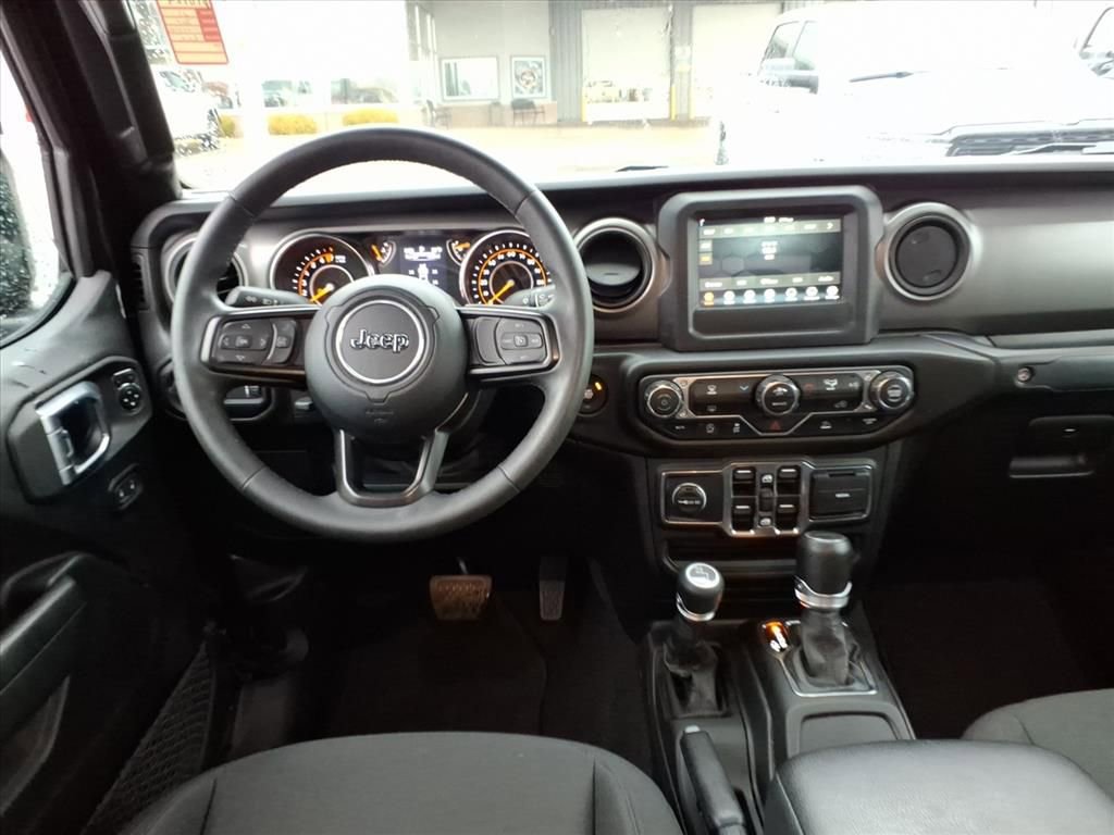 Certified 2023 Jeep Gladiator Sport image 12