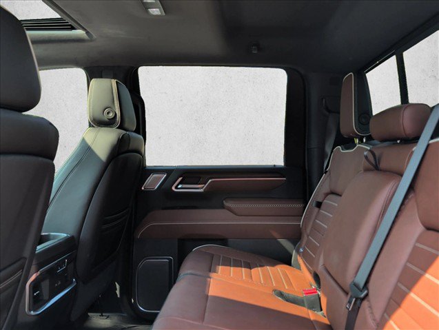 Used 2026 GMC Sierra 2500 Denali Ultimate w/ LPO, Black Badging Package AWD/4WD image 22