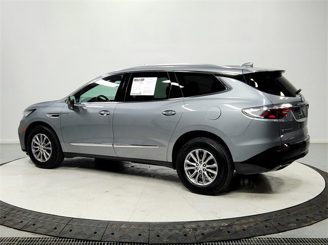 Used 2024 Buick Enclave Premium image 5