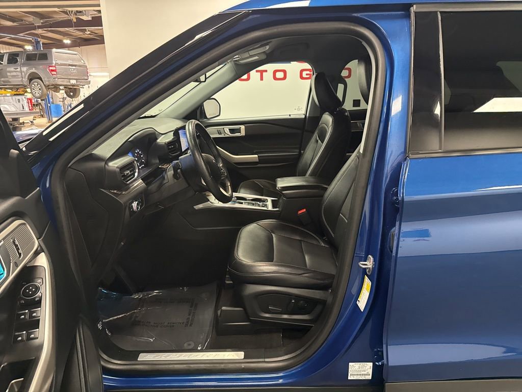 Used 2023 Ford Explorer Limited image 18