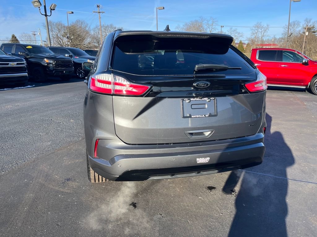Used 2024 Ford Edge SE w/ Black Appearance Package image 4
