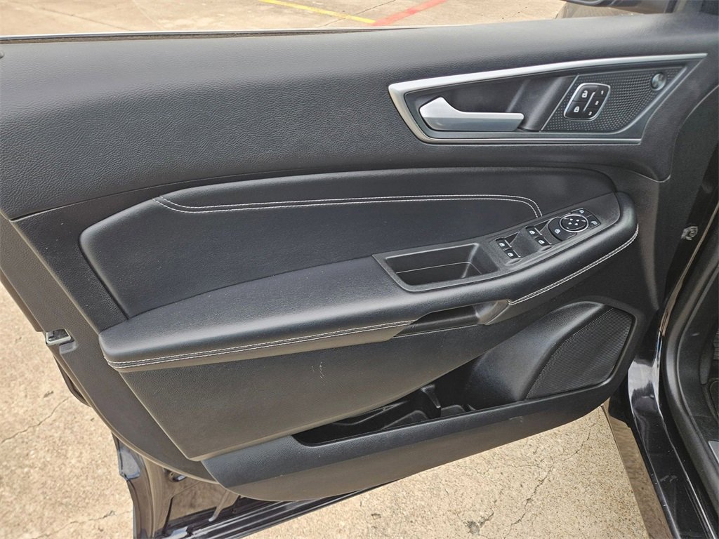 Used 2024 Ford Edge Titanium image 14