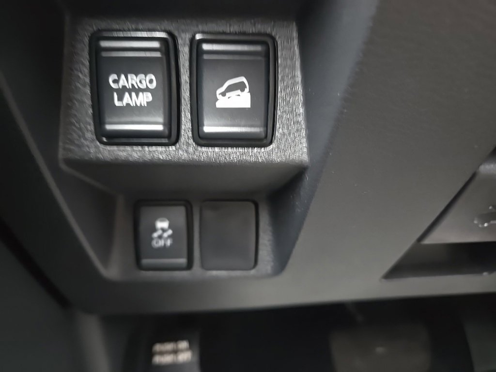 Used 2023 Nissan Frontier SV w/ Midnight Edition Package image 18