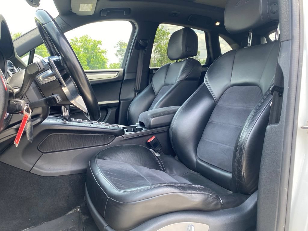 Used 2017 Porsche Macan GTS AWD/4WD image 11