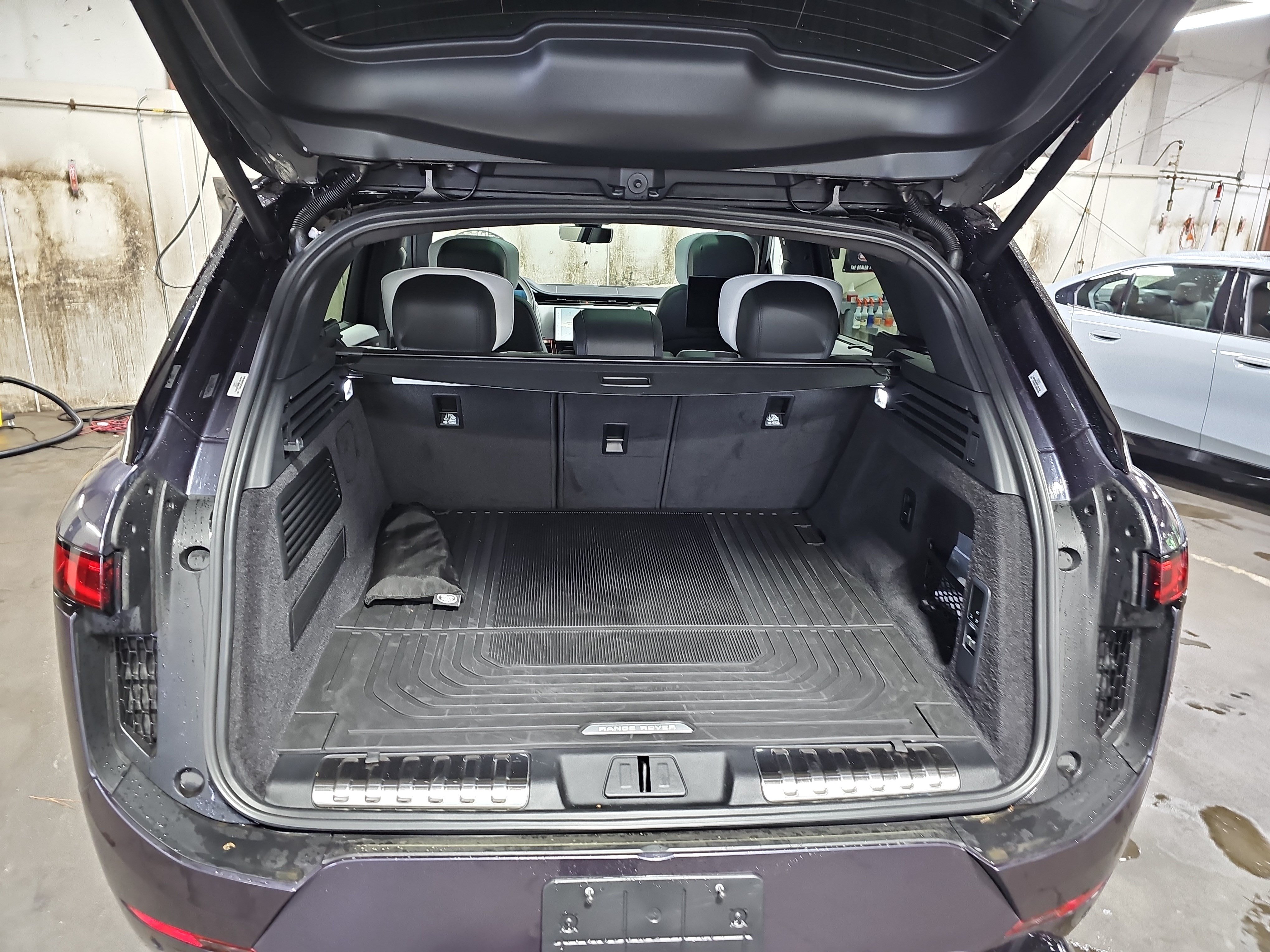 Used 2025 Land Rover Range Rover Sport Autobiography AWD/4WD image 14