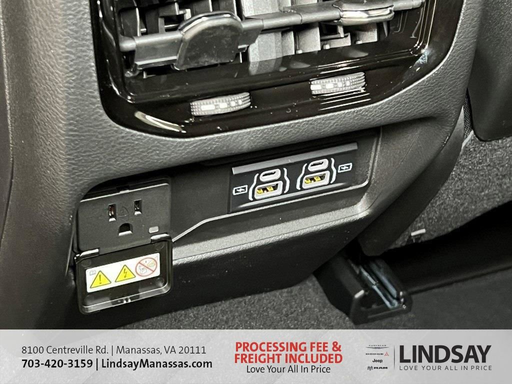 New 2025 Jeep Grand Cherokee Altitude image 20