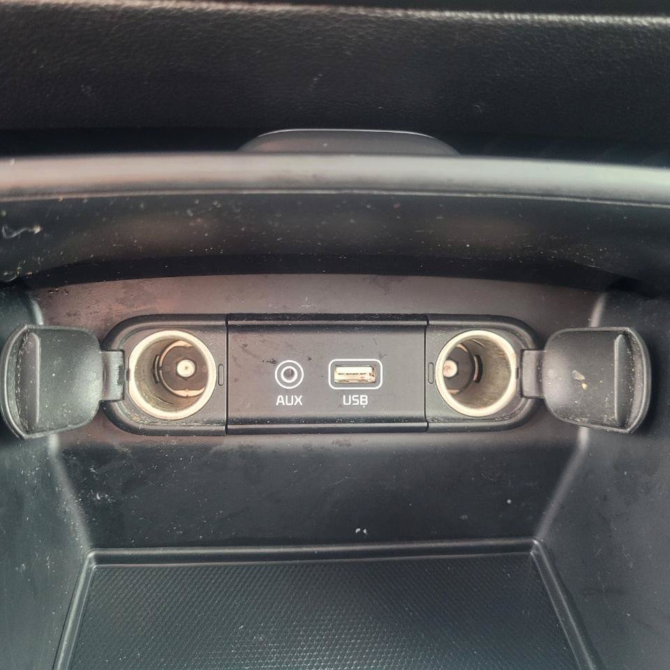 Used 2020 Kia Sorento LX AWD/4WD image 21