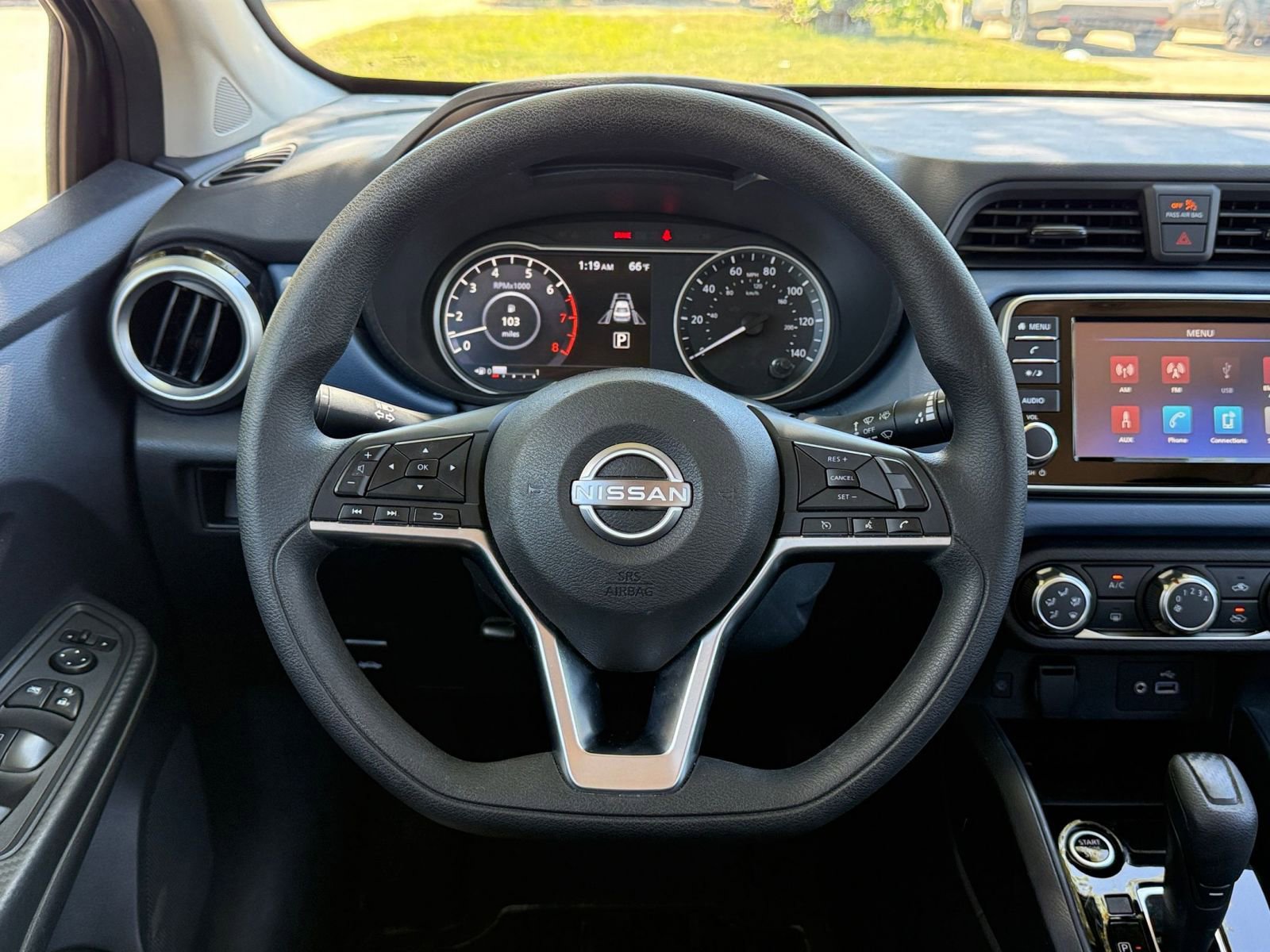 Used 2025 Nissan Versa SV image 28