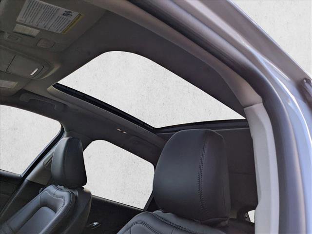 Used 2025 Lincoln Corsair AWD w/ Equipment Group 101A image 16