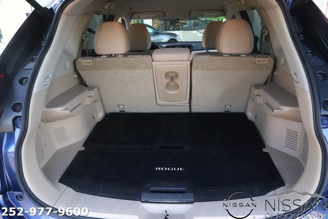 Used 2018 Nissan Rogue SV image 15