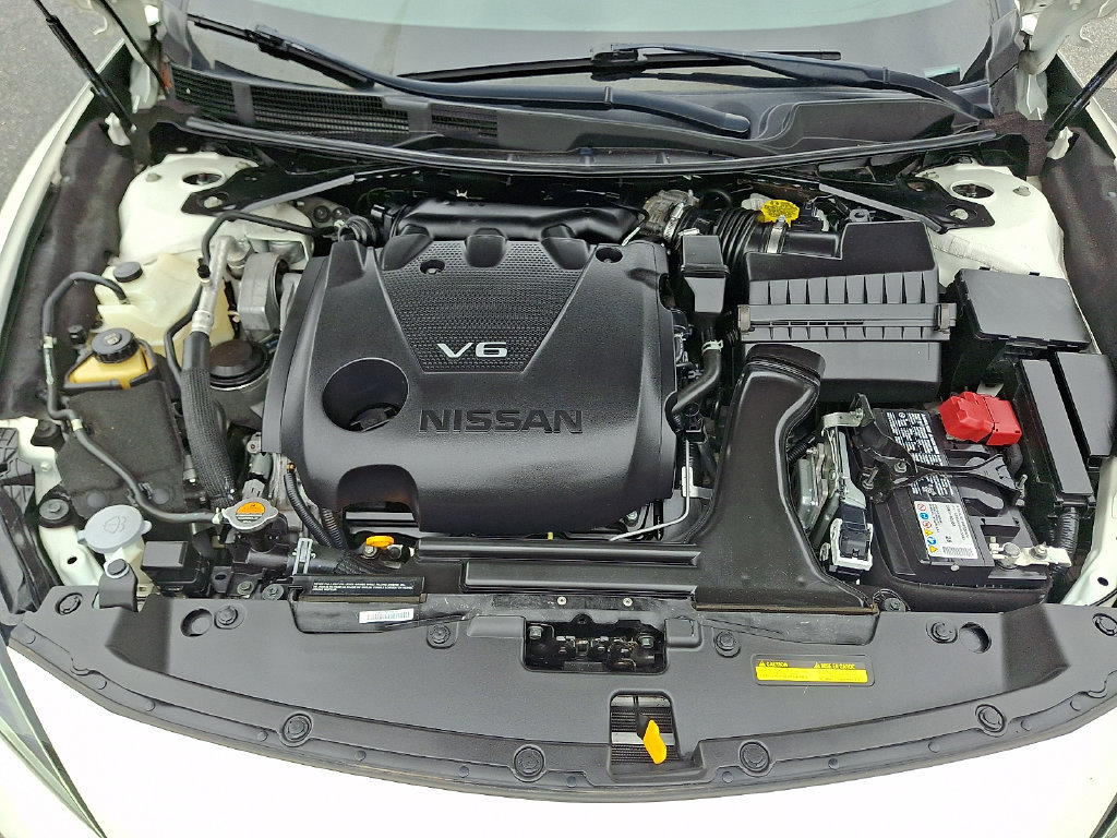 Used 2022 Nissan Maxima SR w/ Sport Mat Group FWD image 30