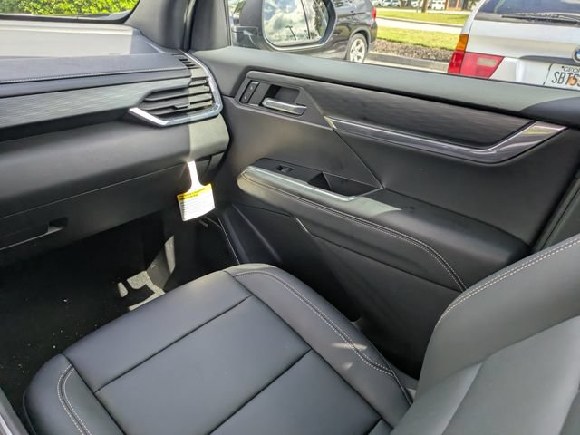 Used 2026 GMC Acadia Elevation w/ Elevation Premium Package FWD image 18