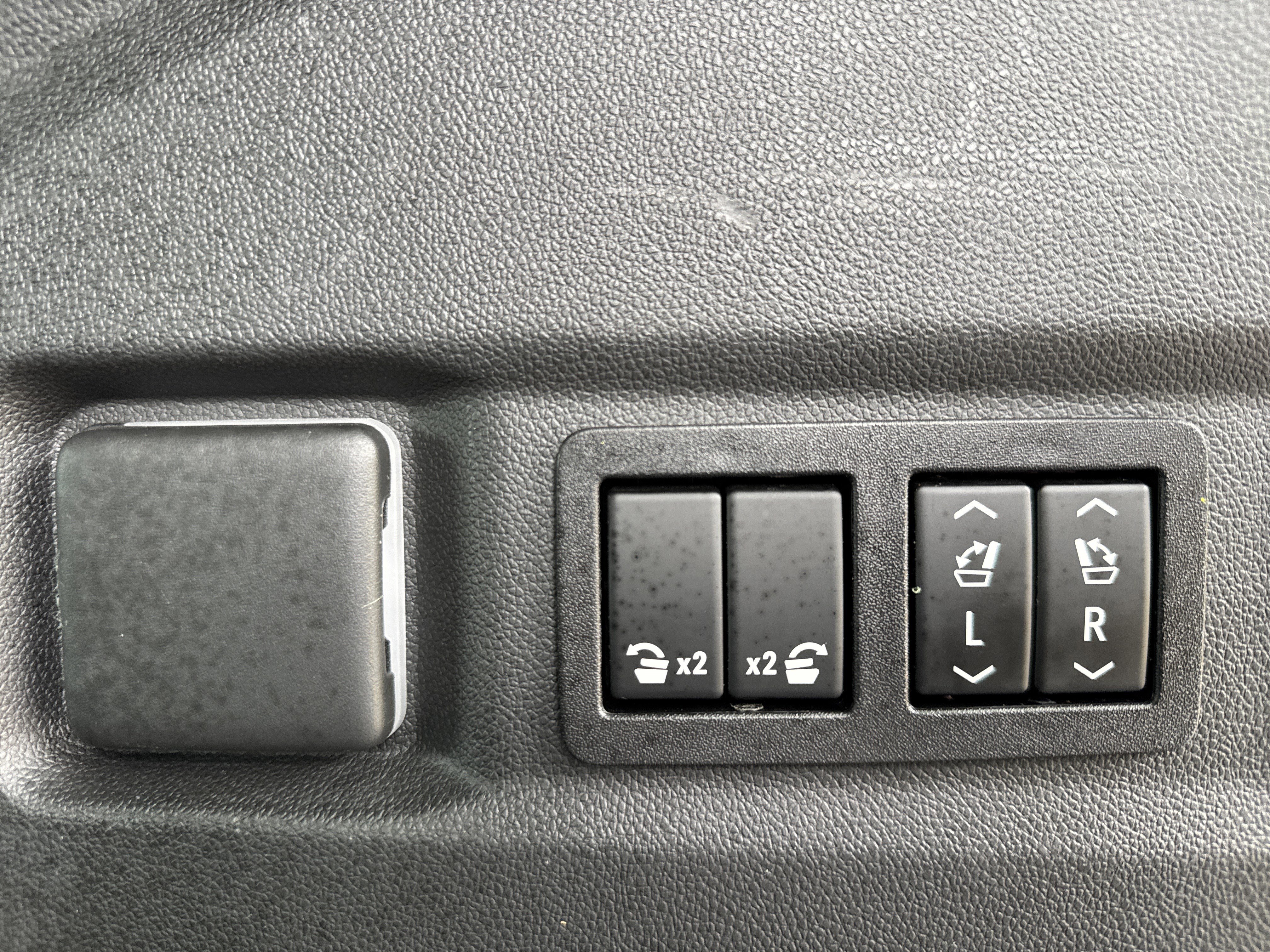Used 2022 Chevrolet Tahoe LT w/ LT Signature Plus Package AWD/4WD image 38