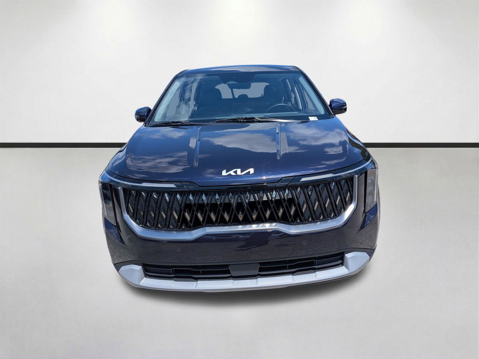Used 2025 Kia Carnival FWD image 10