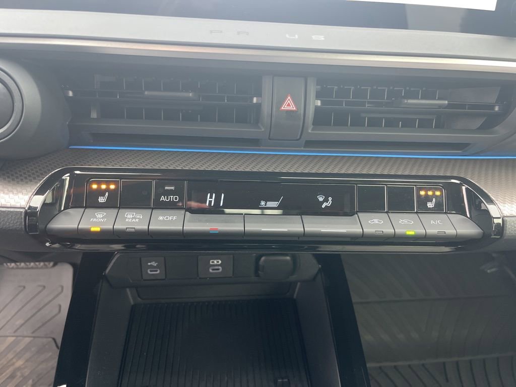 Used 2024 Toyota Prius XLE image 19