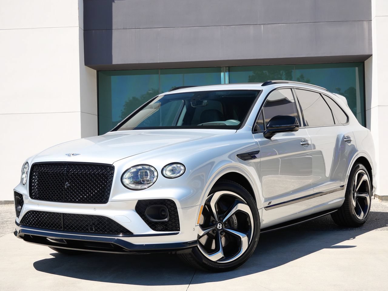 Used 2022 Bentley Bentayga AWD/4WD image 10