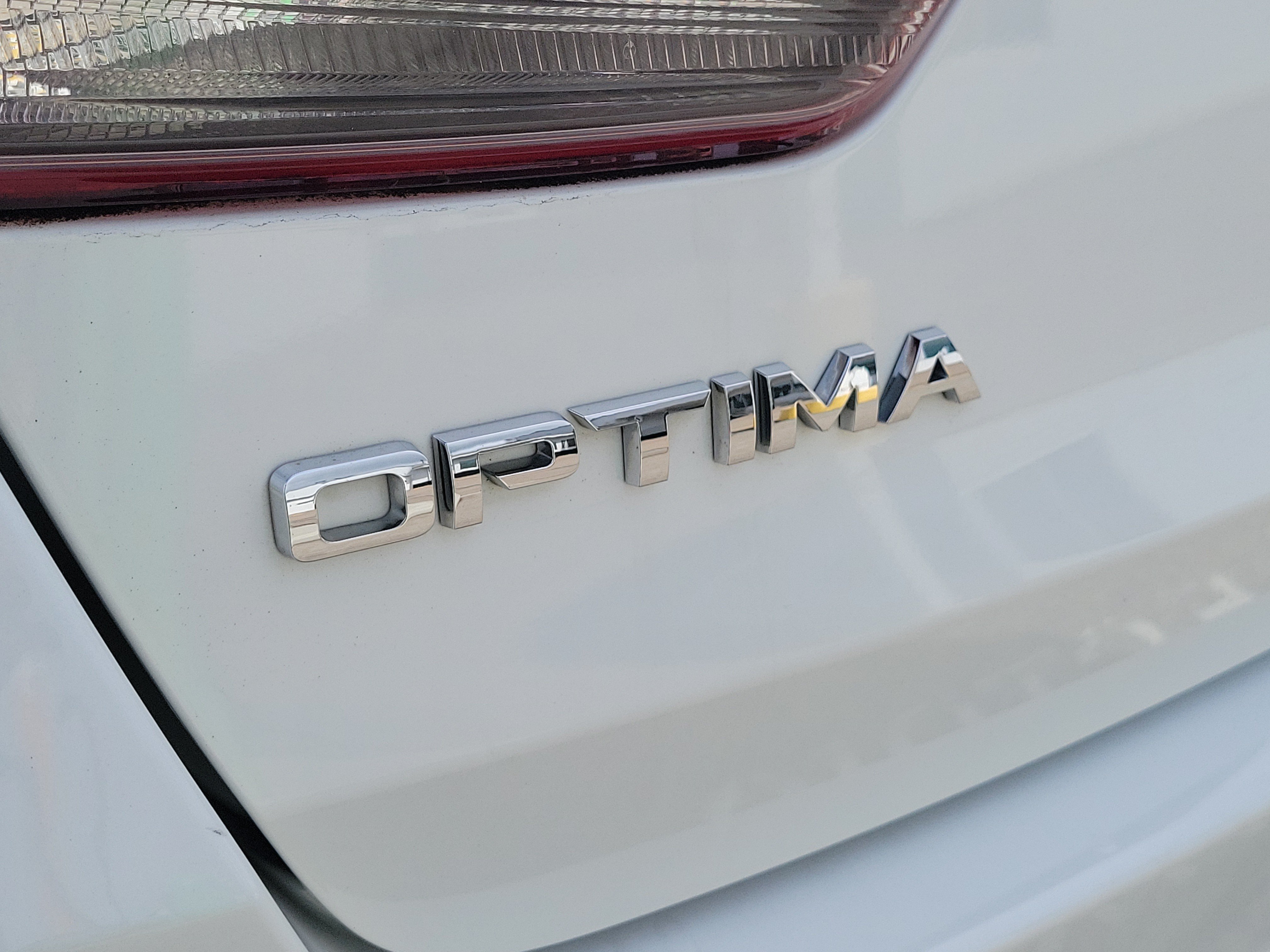 Used 2019 Kia Optima SX FWD image 4