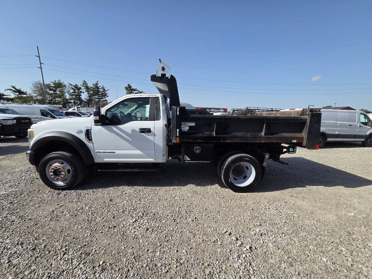 Used 2019 Ford F550 4x4 Regular Cab Super Duty image 2