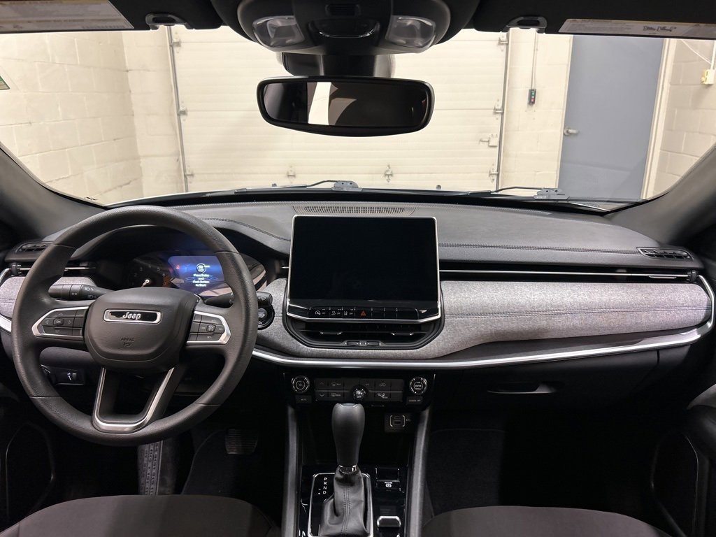 Used 2024 Jeep Compass Sport image 18