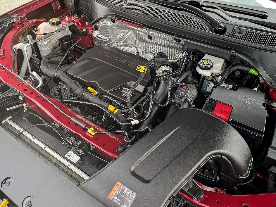 Certified 2025 Chevrolet Trax RS w/ Sunroof Package image 38