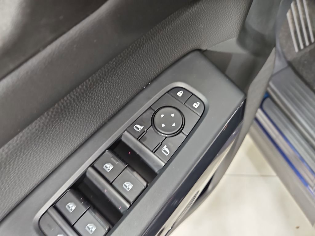 New 2026 Nissan Pathfinder SV image 11