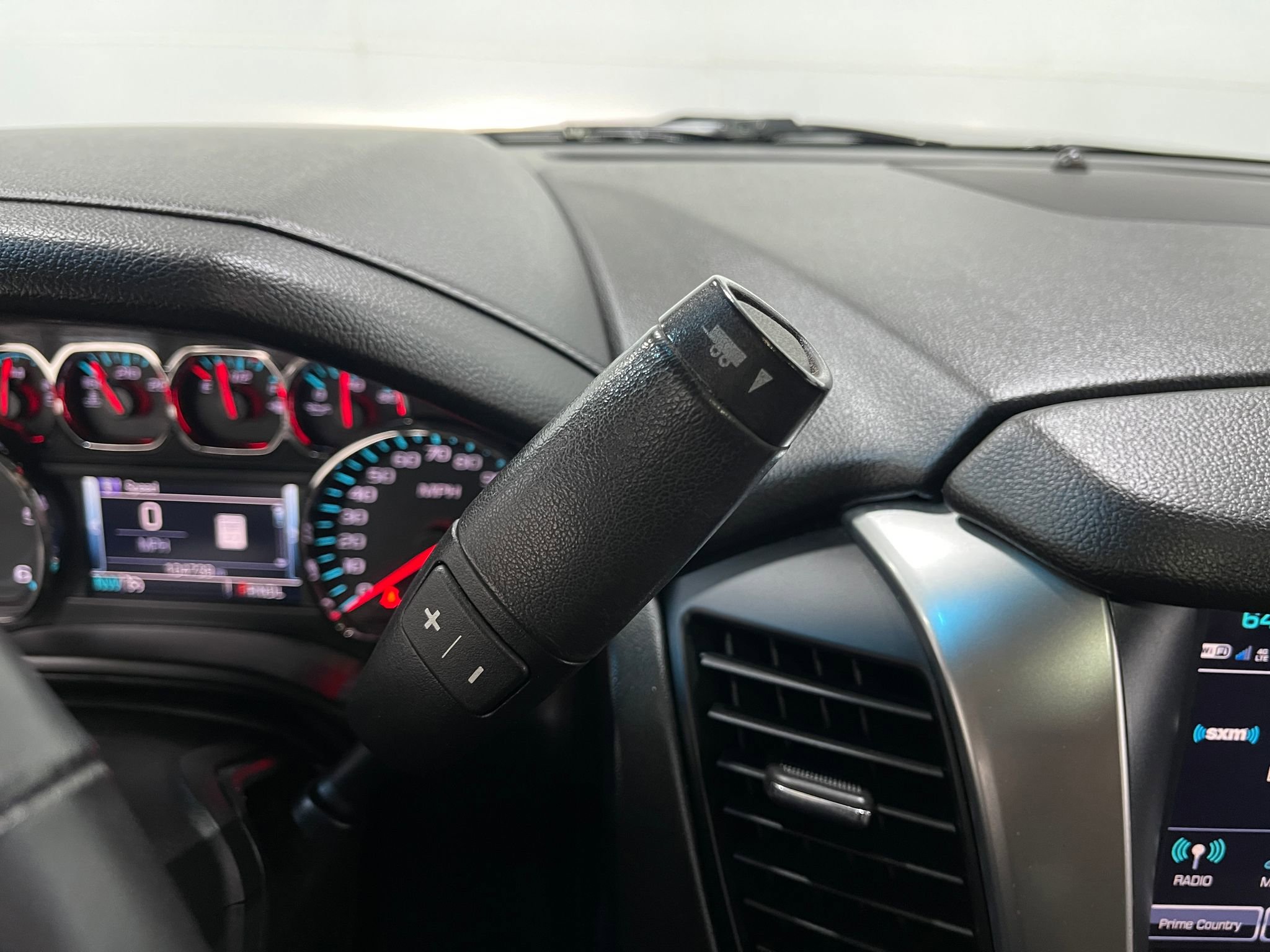 Used 2018 Chevrolet Tahoe Premier AWD/4WD image 32