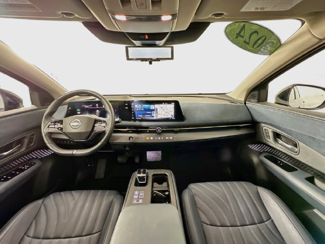 Used 2024 Nissan Ariya AWD image 3